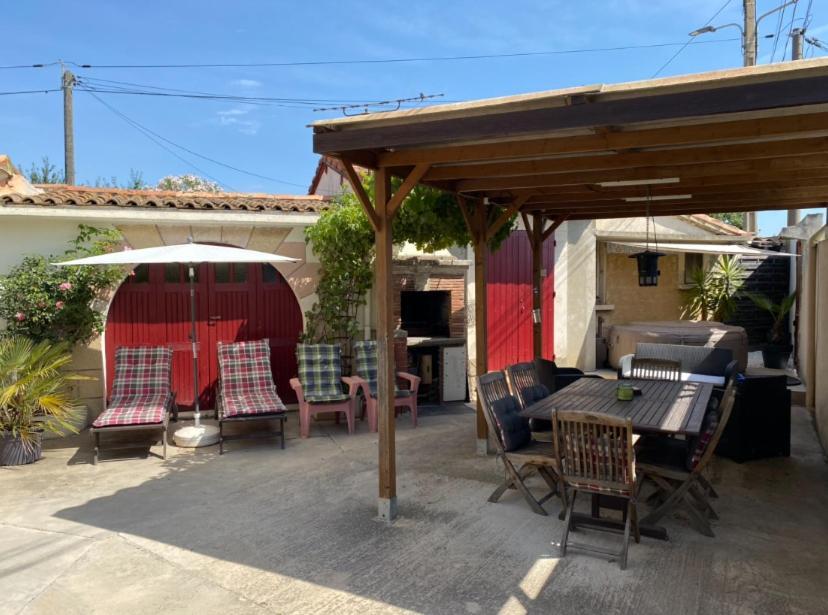 Appartement Tout Confort Avec Parking Ferme Арль Экстерьер фото