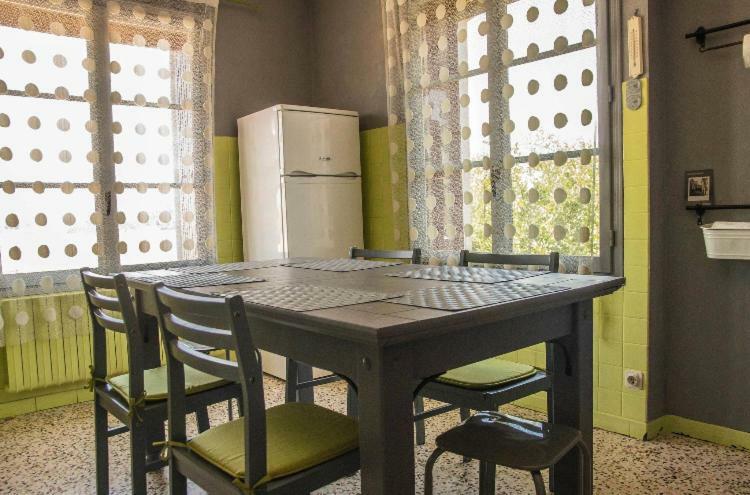 Appartement Tout Confort Avec Parking Ferme Арль Экстерьер фото